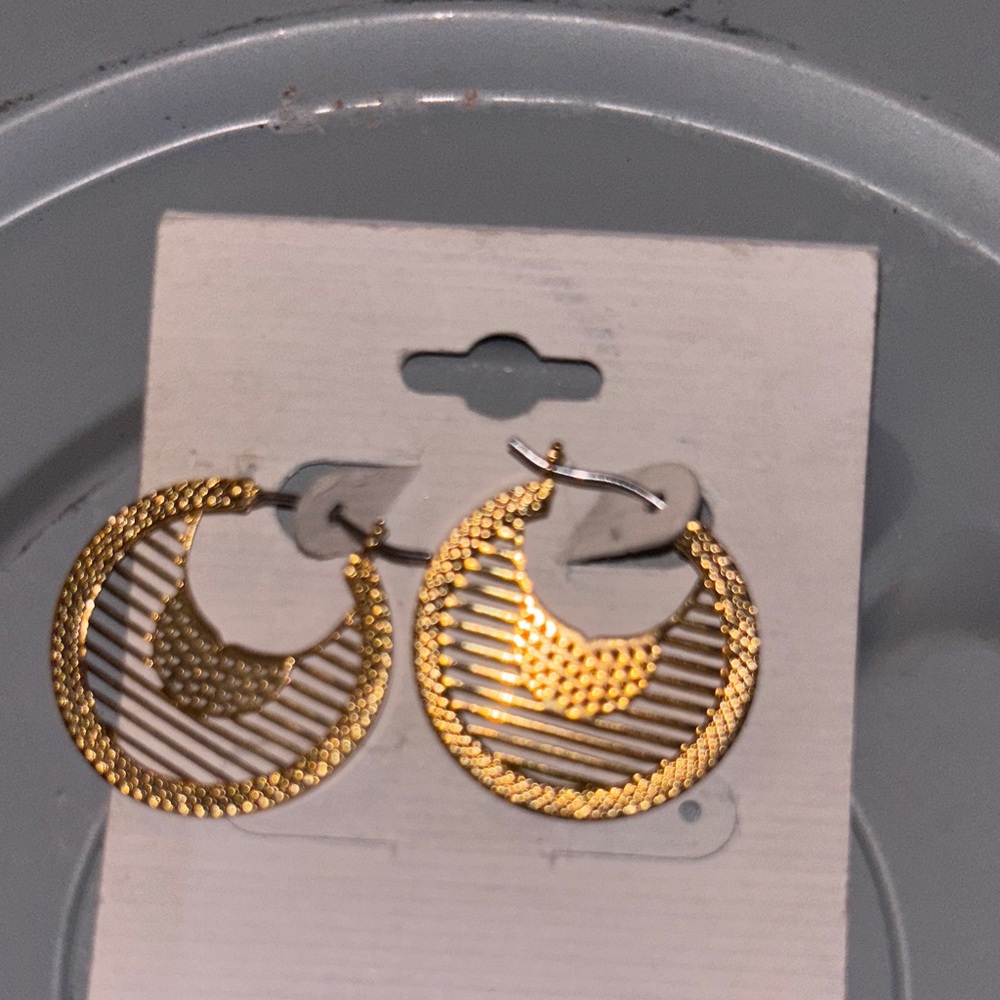 Source Unknown Textured Gold Hoop Earrings